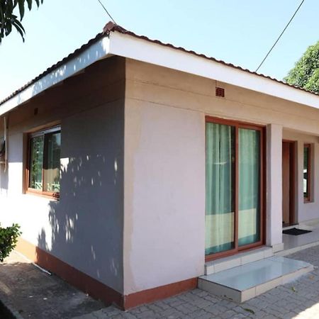 Amariah Guest House Kasane Exterior photo