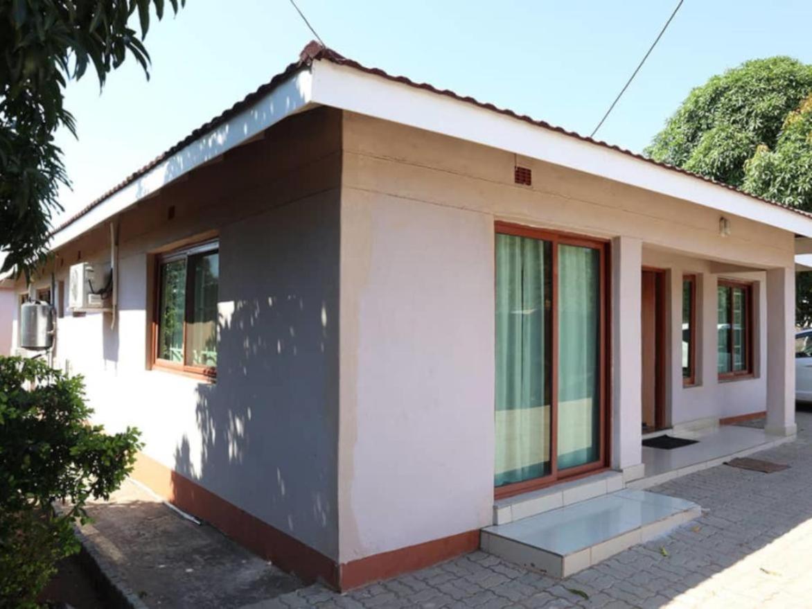 Amariah Guest House Kasane Exterior photo